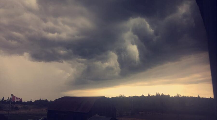 90 km/h winds with severe storms in Sioux Lookout area