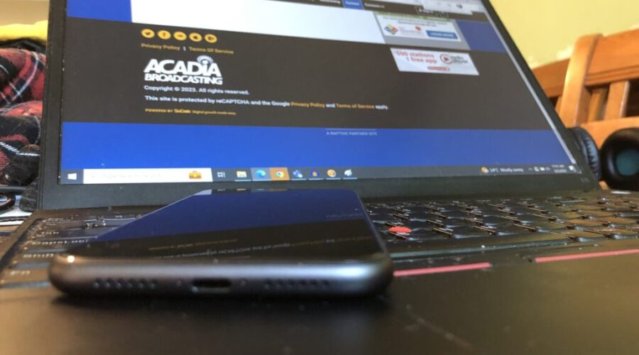 Province looks at satellites to expand Internet access