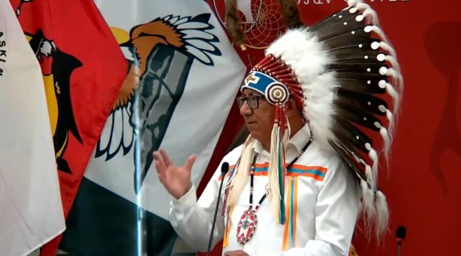 Alvin Fiddler sworn in as NAN Grand Chief