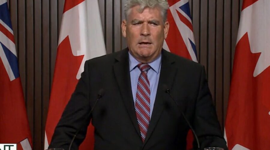 Opposition reacts to labour minister’s departure
