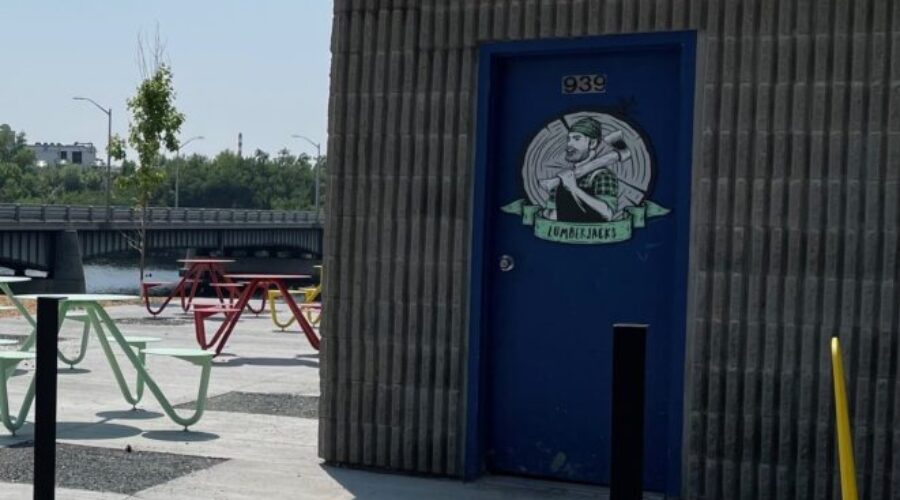 Seasonal washrooms closed