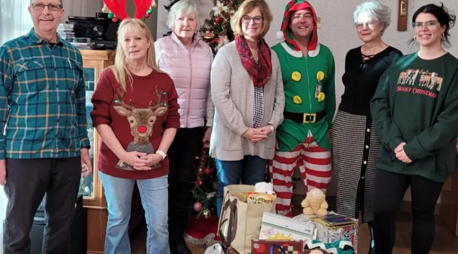 Kenora Rotary plays Santa to Wiigwas residents