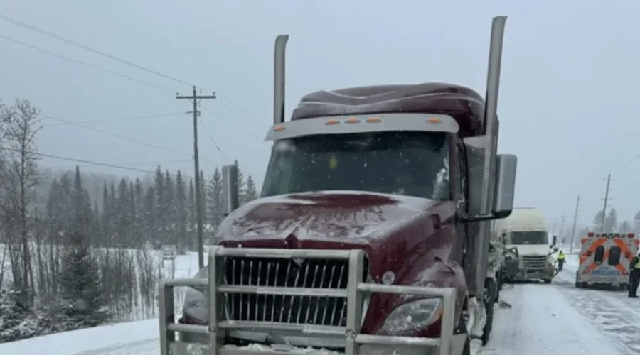 Update: Collision involving 5 transports closes Highway 17