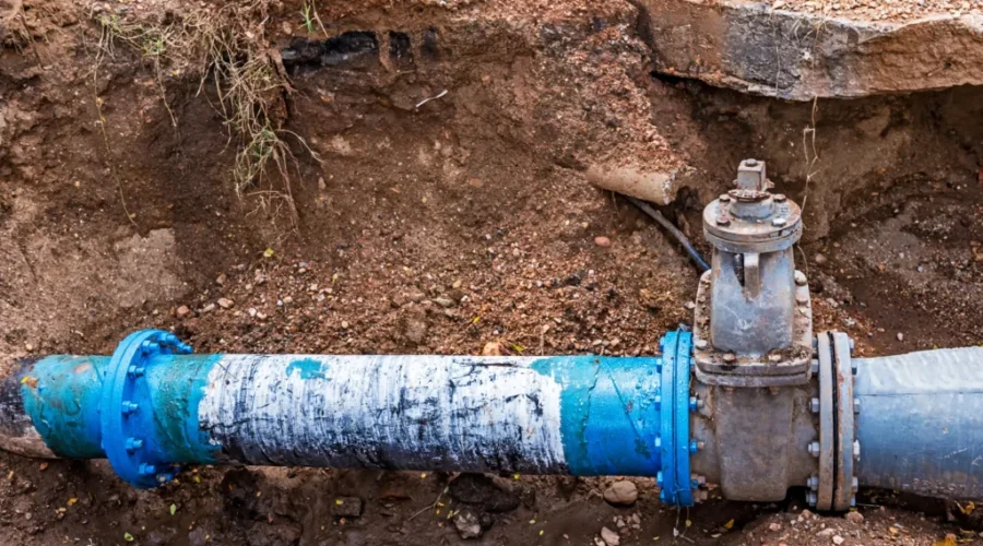 City urges reduction in water usage Thursday