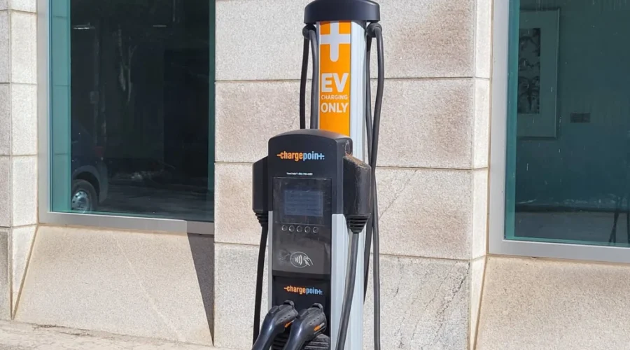 Province to set up charging stations in northern Ontario