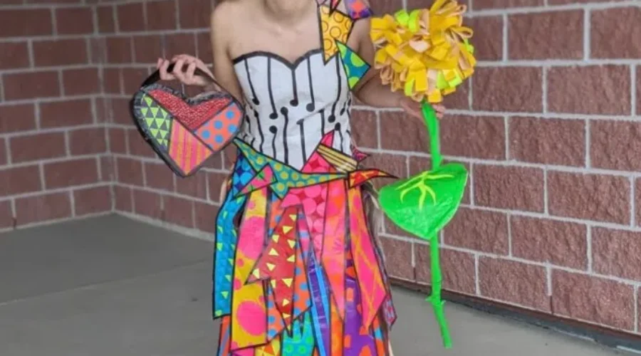 Ontario teen wins $15k for creating Duck Tape prom dress