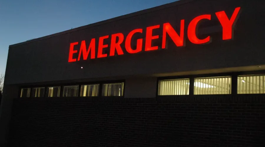 Canadians spending more time in ER every year: report