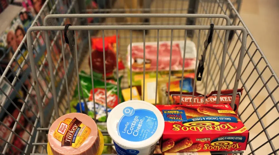 Cost of living beats trade war as biggest election issue: survey