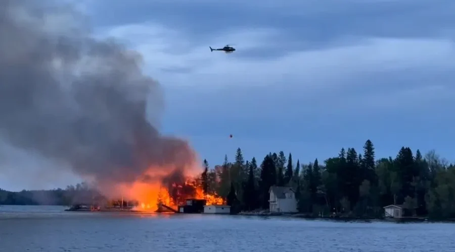 Fire engulfs cottage in Falcon Lake