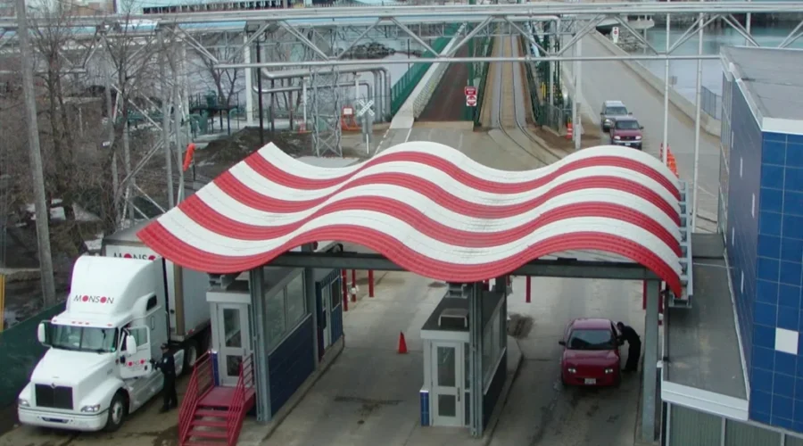 Travel from northwestern Ontario to U.S. down 25-38%