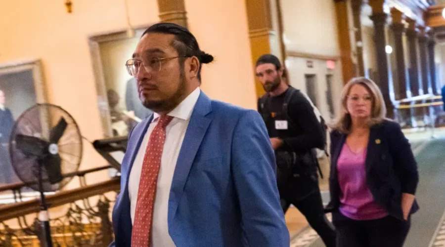 Mamakwa removed from legislature