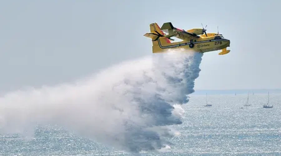 Premier recognizes need for more waterbomber pilots