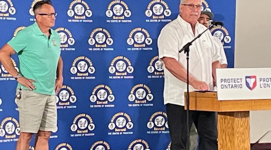 Wauzhushk Onigum receives provincial funding for recreation center