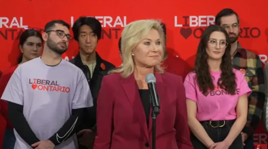 Crombie steps aside for provincial Liberal leadership race to start