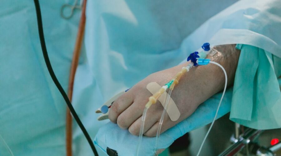 Canadian Cancer Society seeks lower expenses for cancer patients