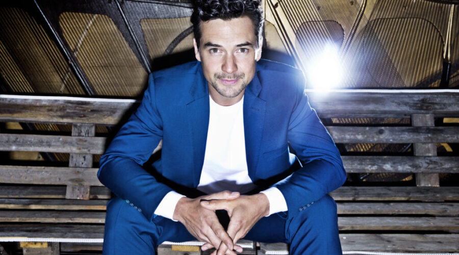 Renowned pianist Michael Kaeshammer plays Kenora