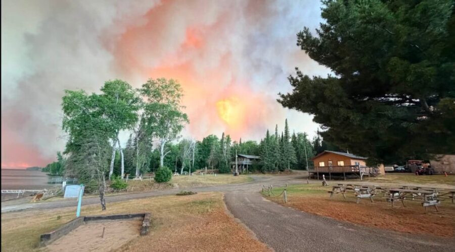 Displaced resort owners join call for public inquiry into wildland fire response