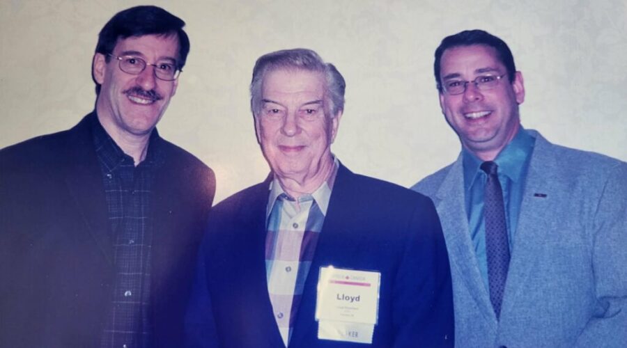 Lloyd Robertson, one of Canada’s most ‘trusted’ broadcasters, dies at 92